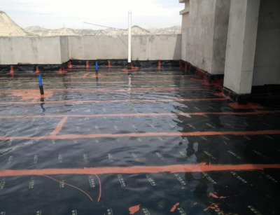 跌水工程安全交底與防水工程施工要點